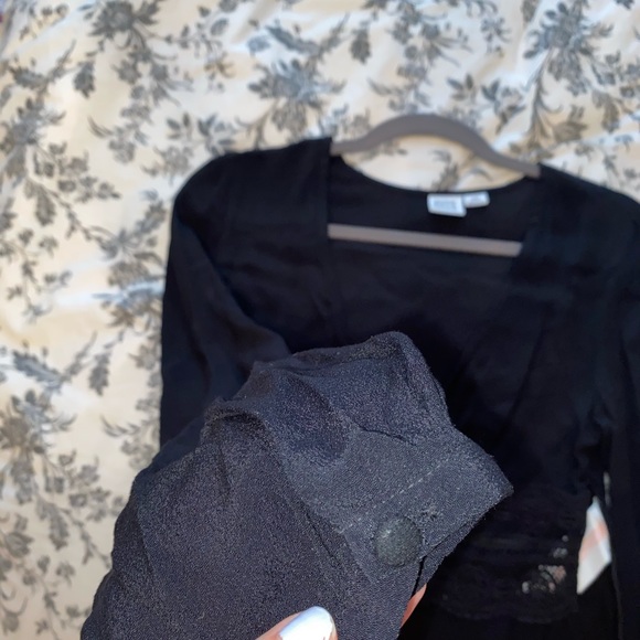 Black sheer long sleeve cropped blouse - Picture 2 of 4